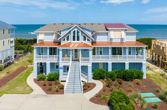 Mainsail Manor