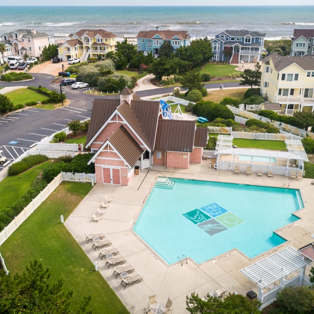 Clubhouse Ariel