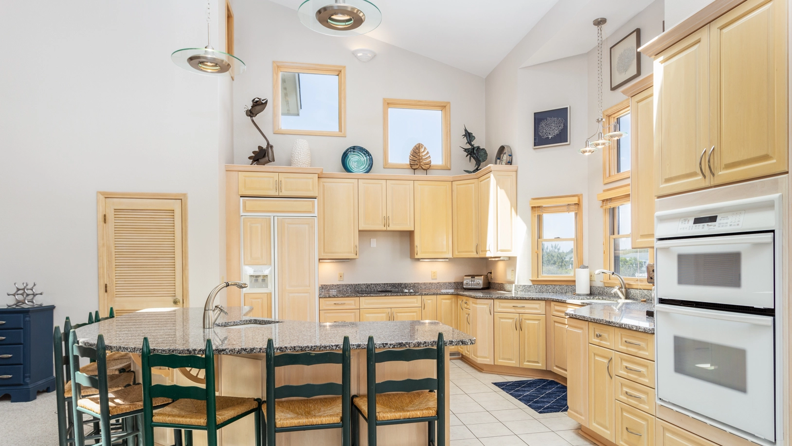 Happiness Comes in Waves property image