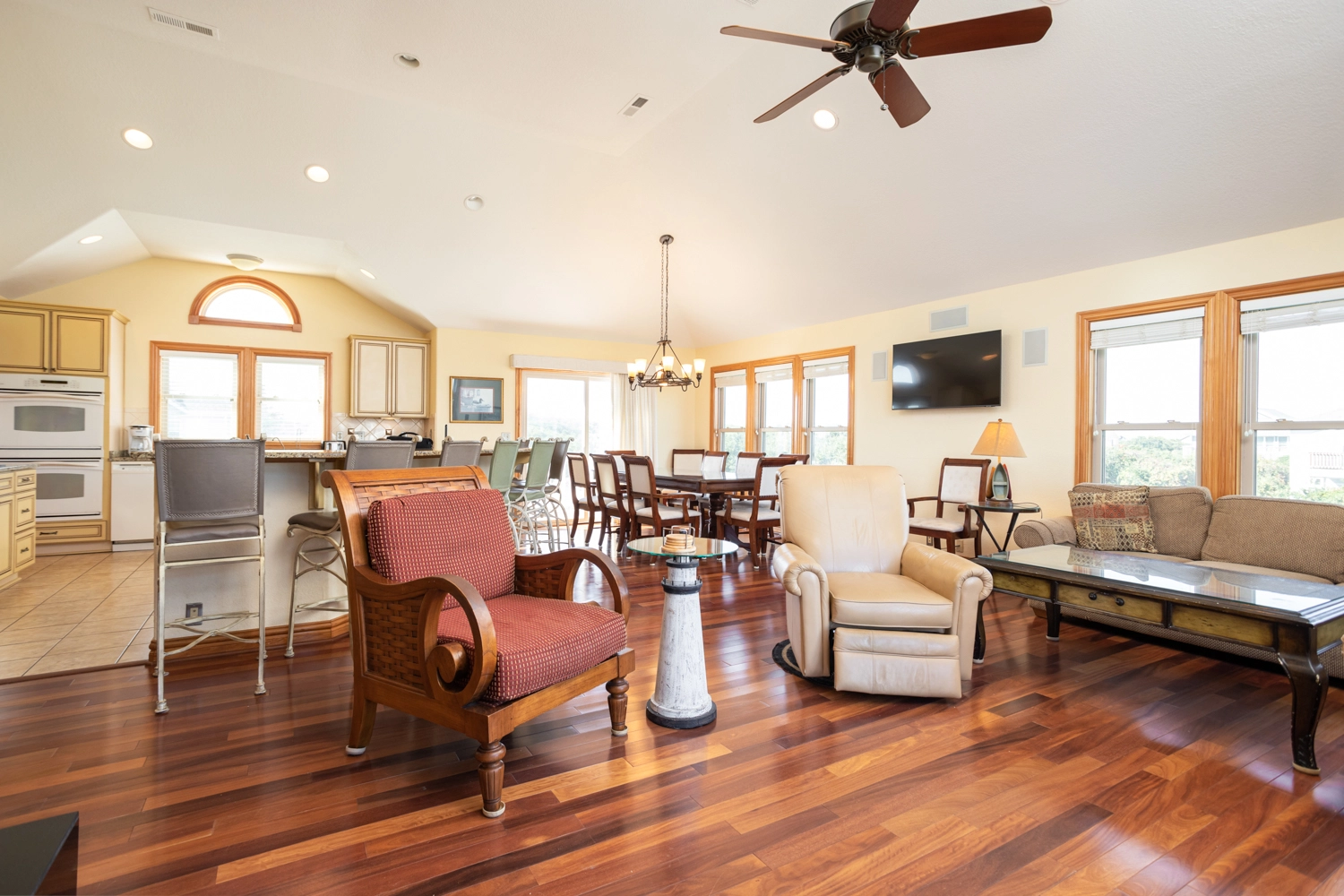 Bleu Dolphin property image