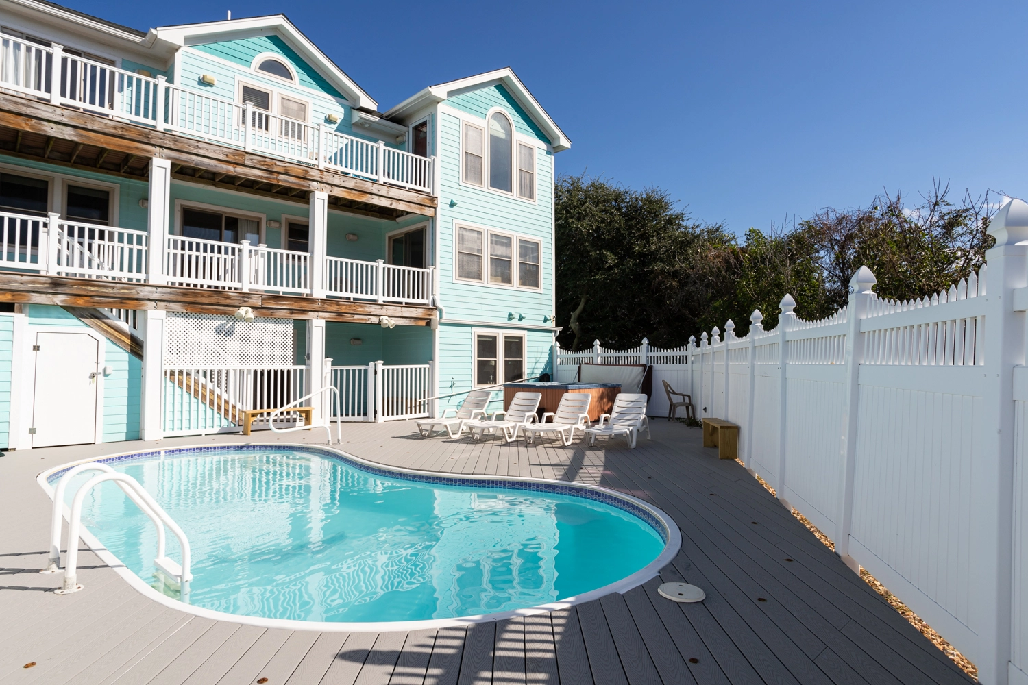 Bleu Dolphin property image