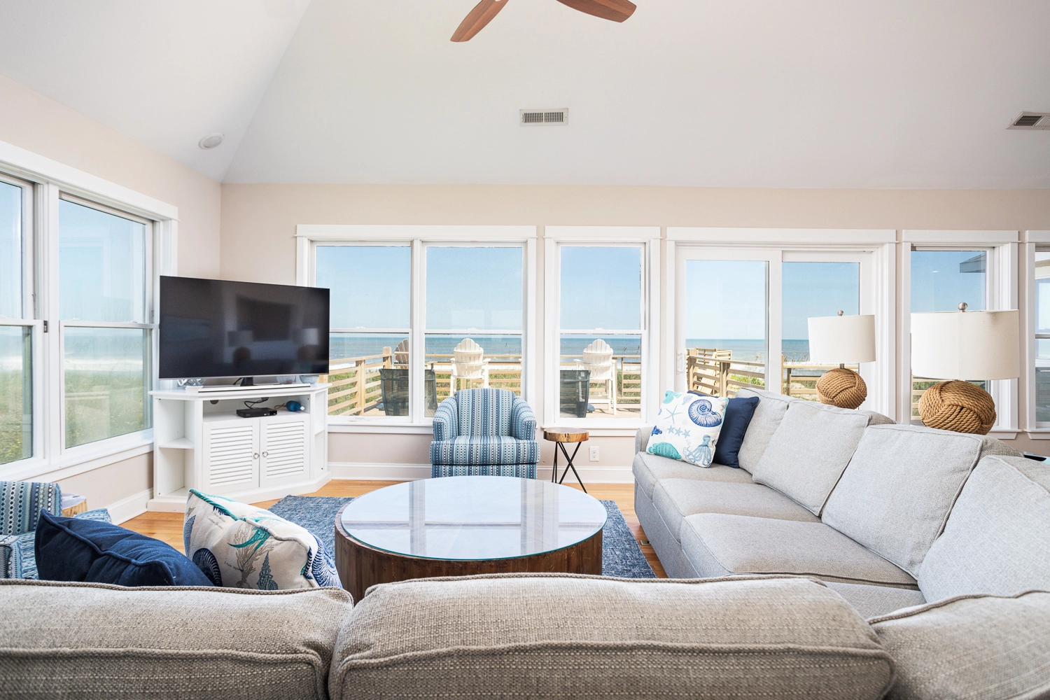 Four Buoys and a Gull property image