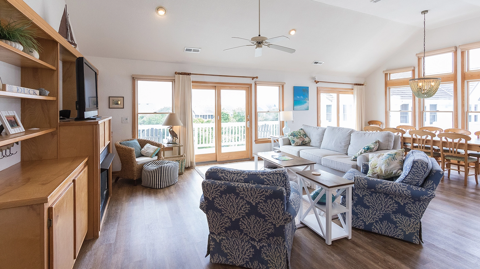 Catch A Wave property image