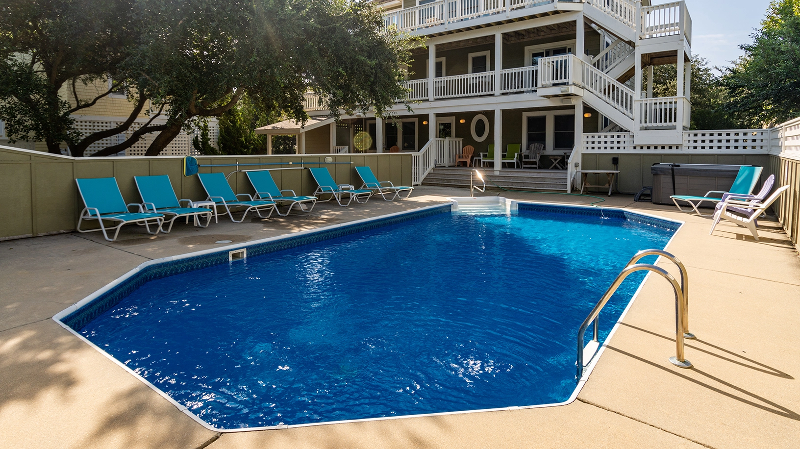 Come on in the Water property image