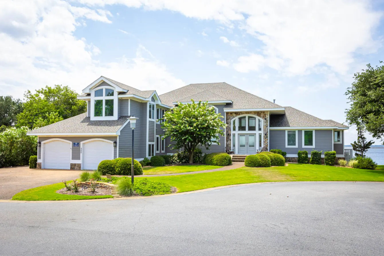 Sunny Outlook property image