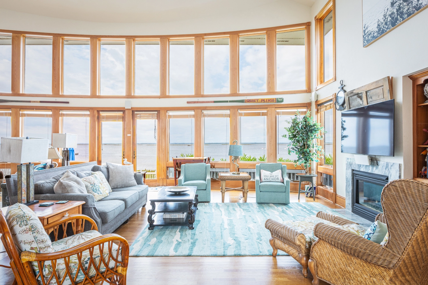 Sunny Outlook property image