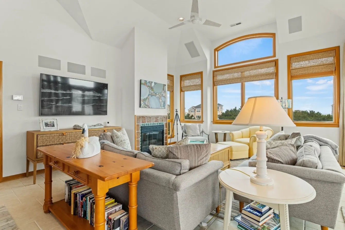 Hundred Thousand Welcomes property image