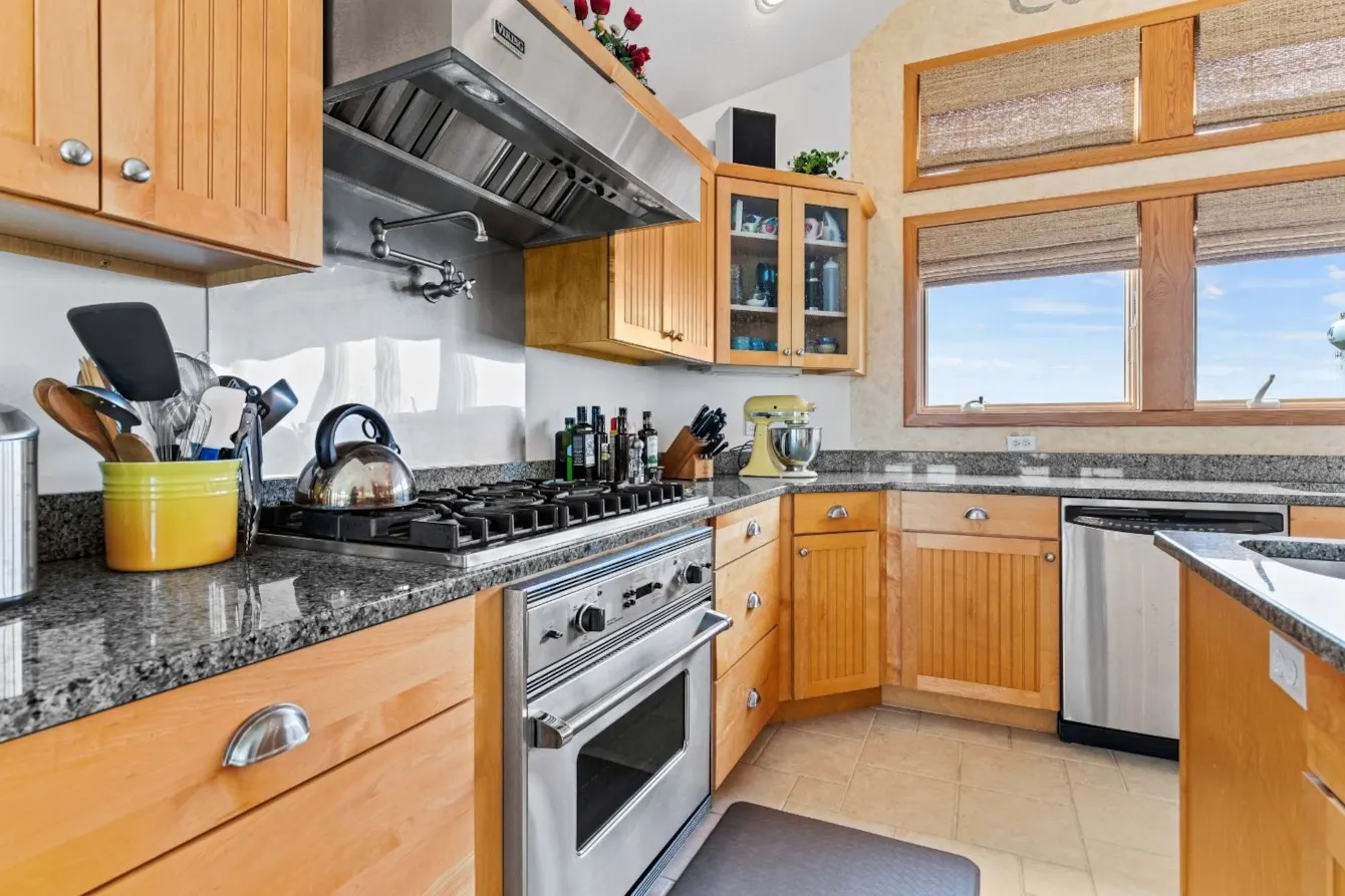 Hundred Thousand Welcomes property image