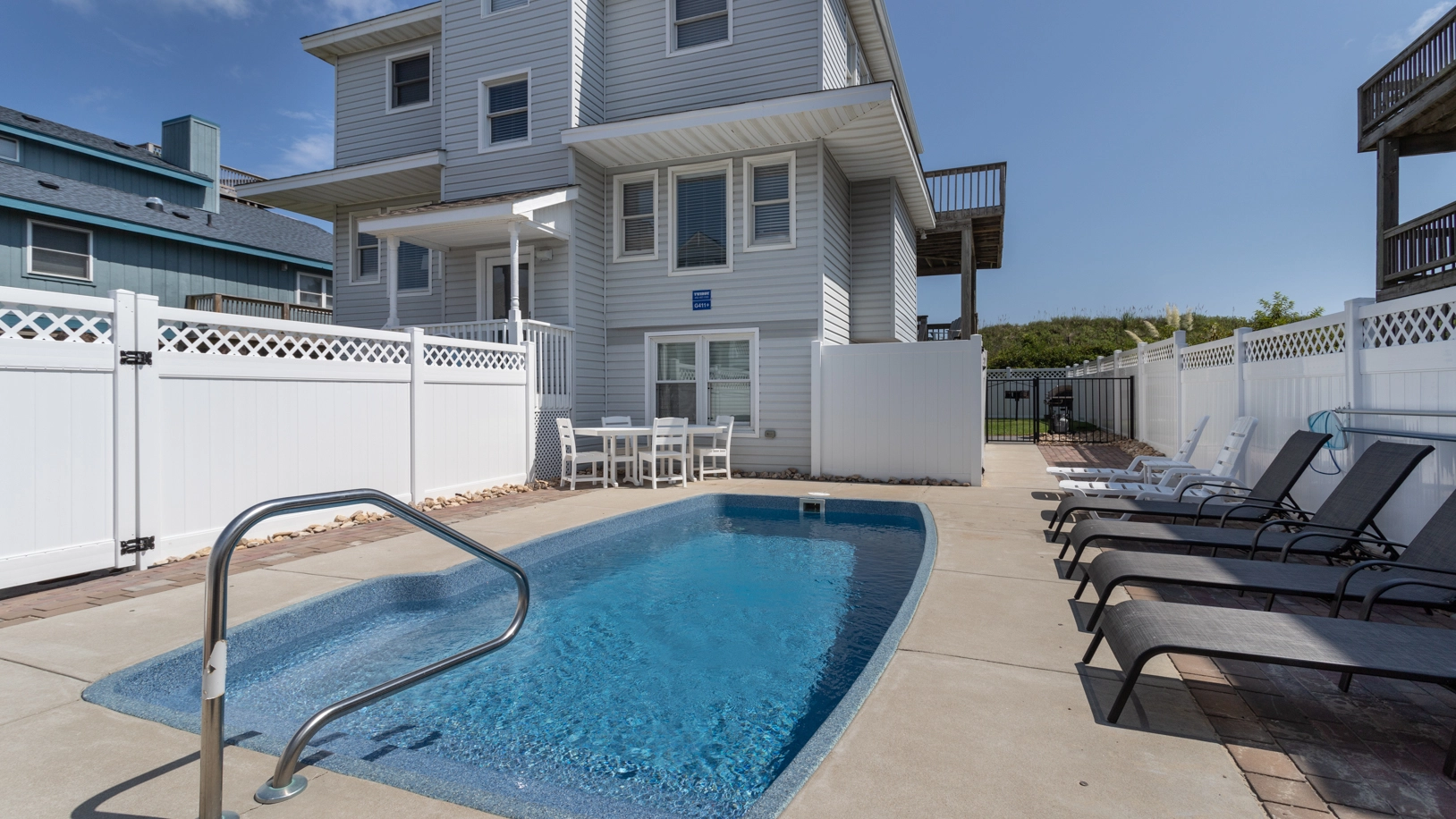 Life's Porpoise property image