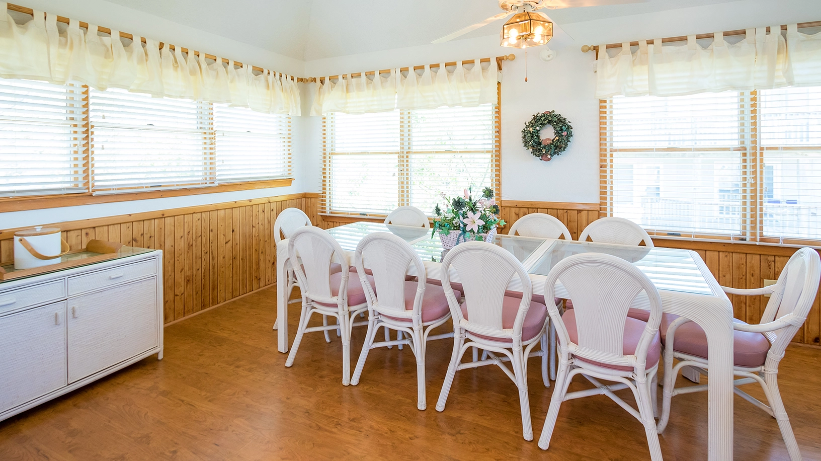 Dolphins Watch property image