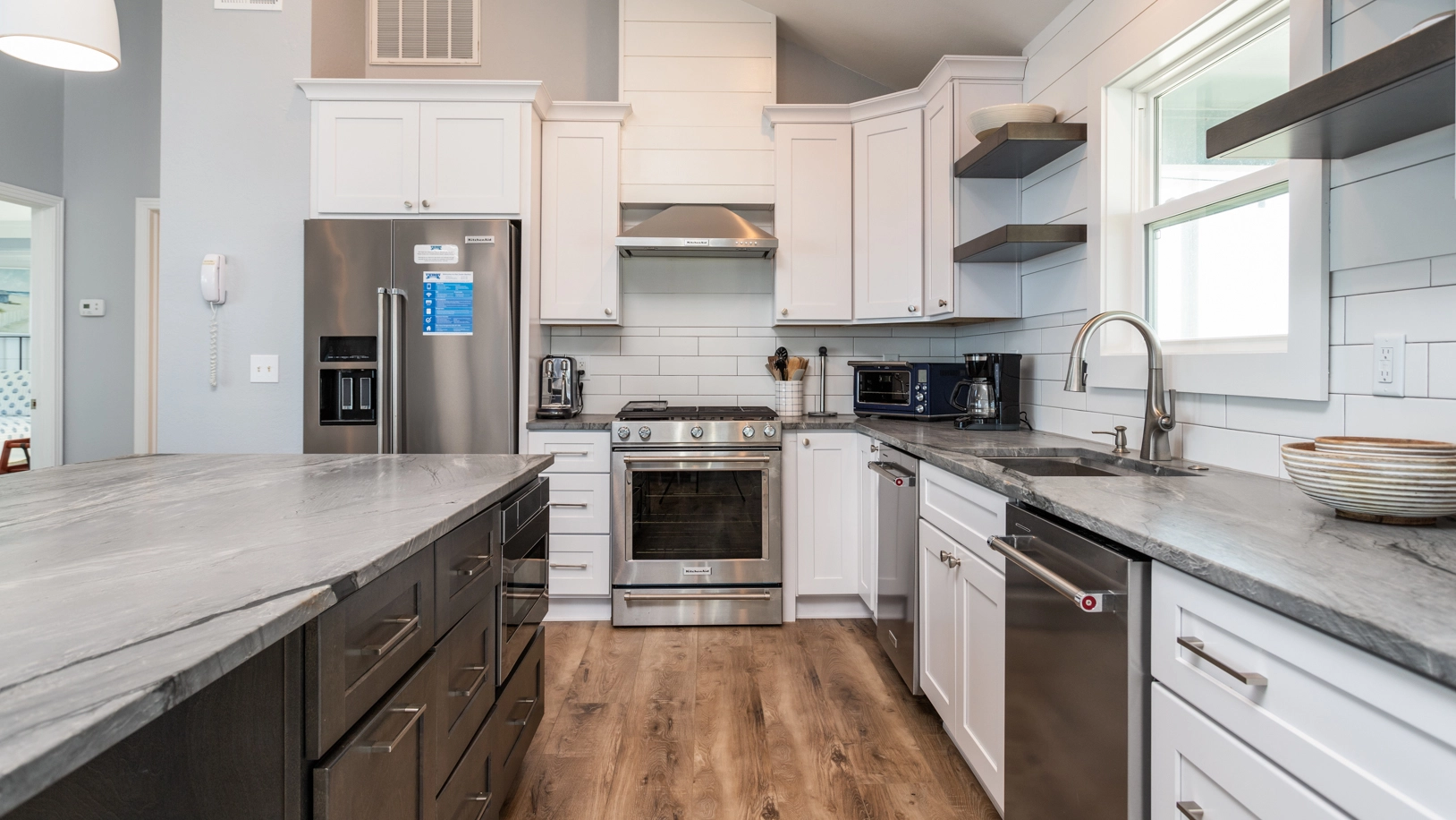 Dances With Waves property image