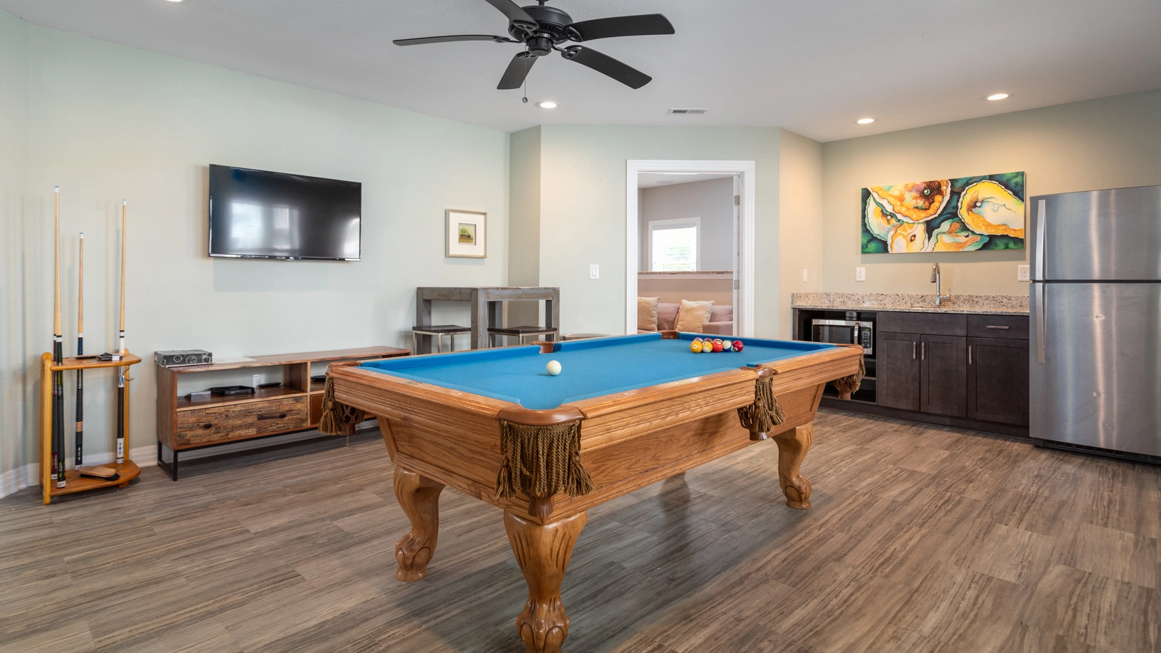 Shore Beats Work property image