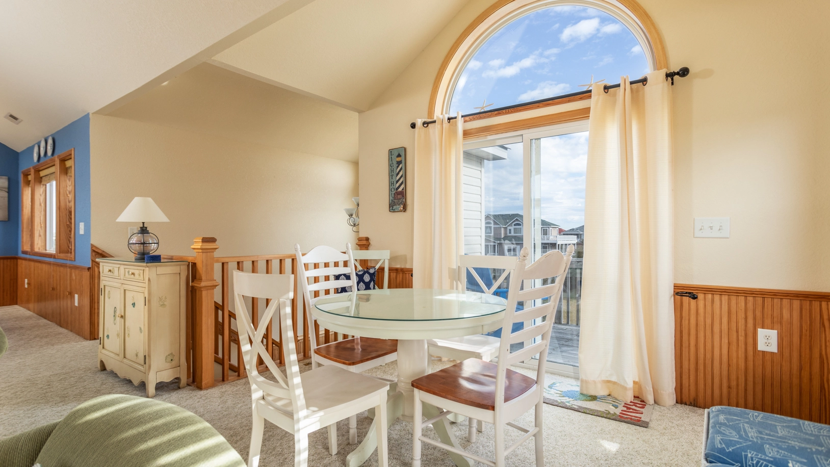 Whale, Hello There property image