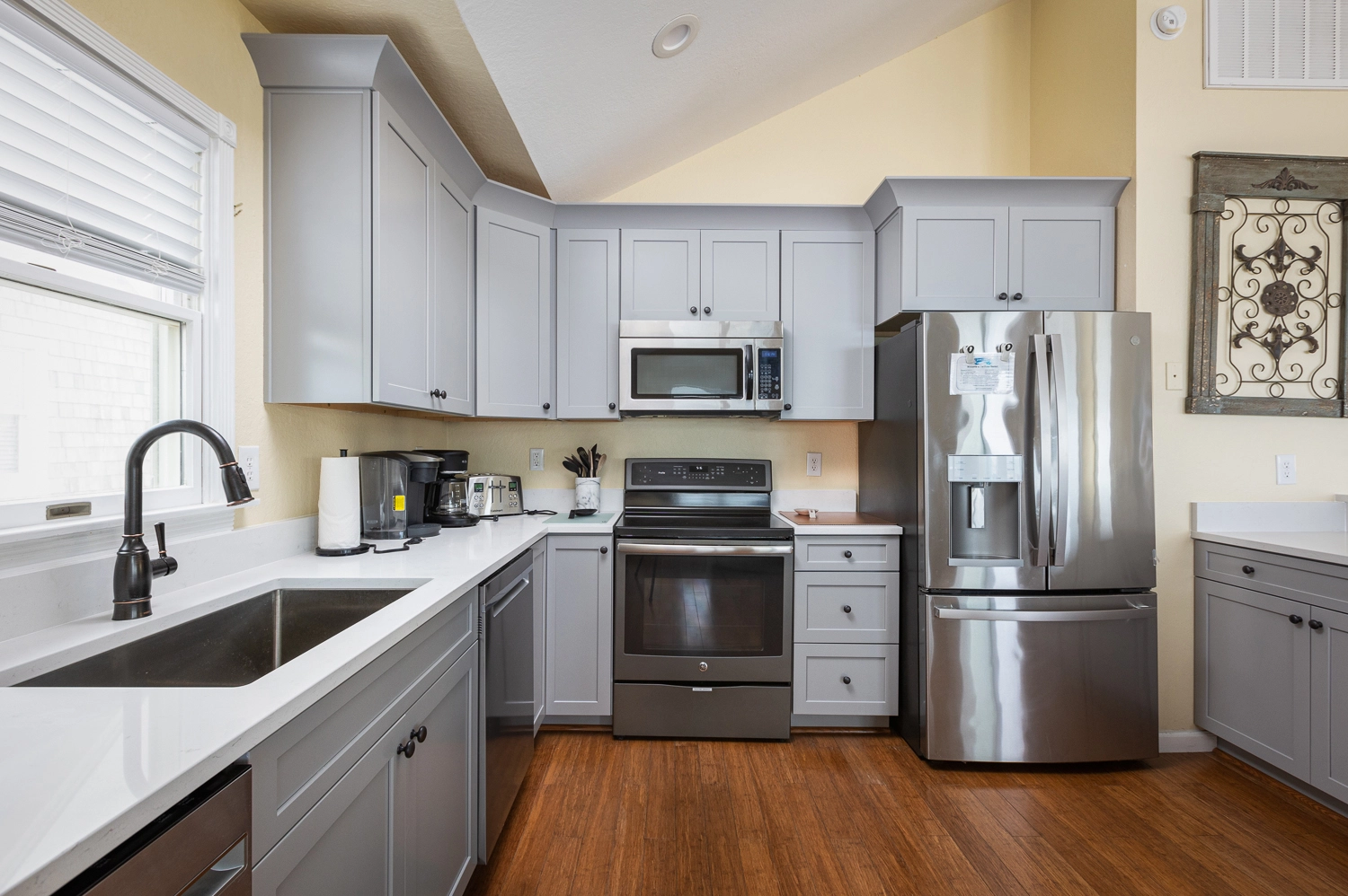 Laid Back and Lazy property image