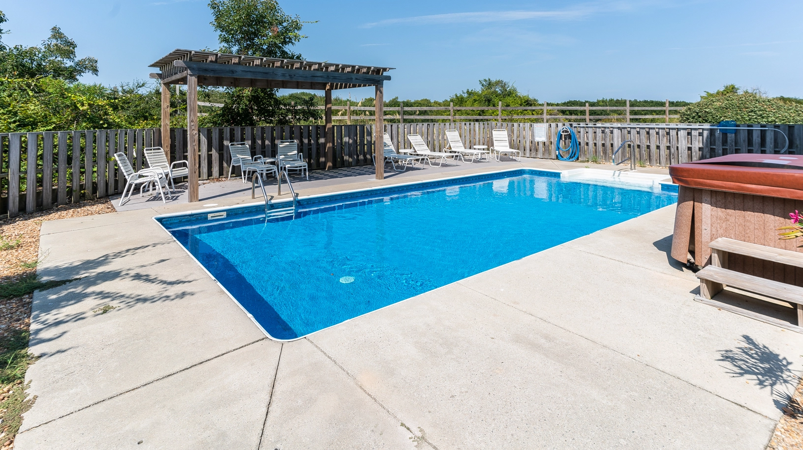 Sea the Light property image