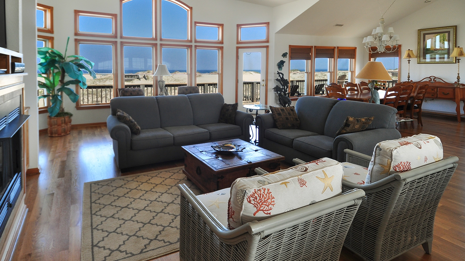 Down the Hatch property image