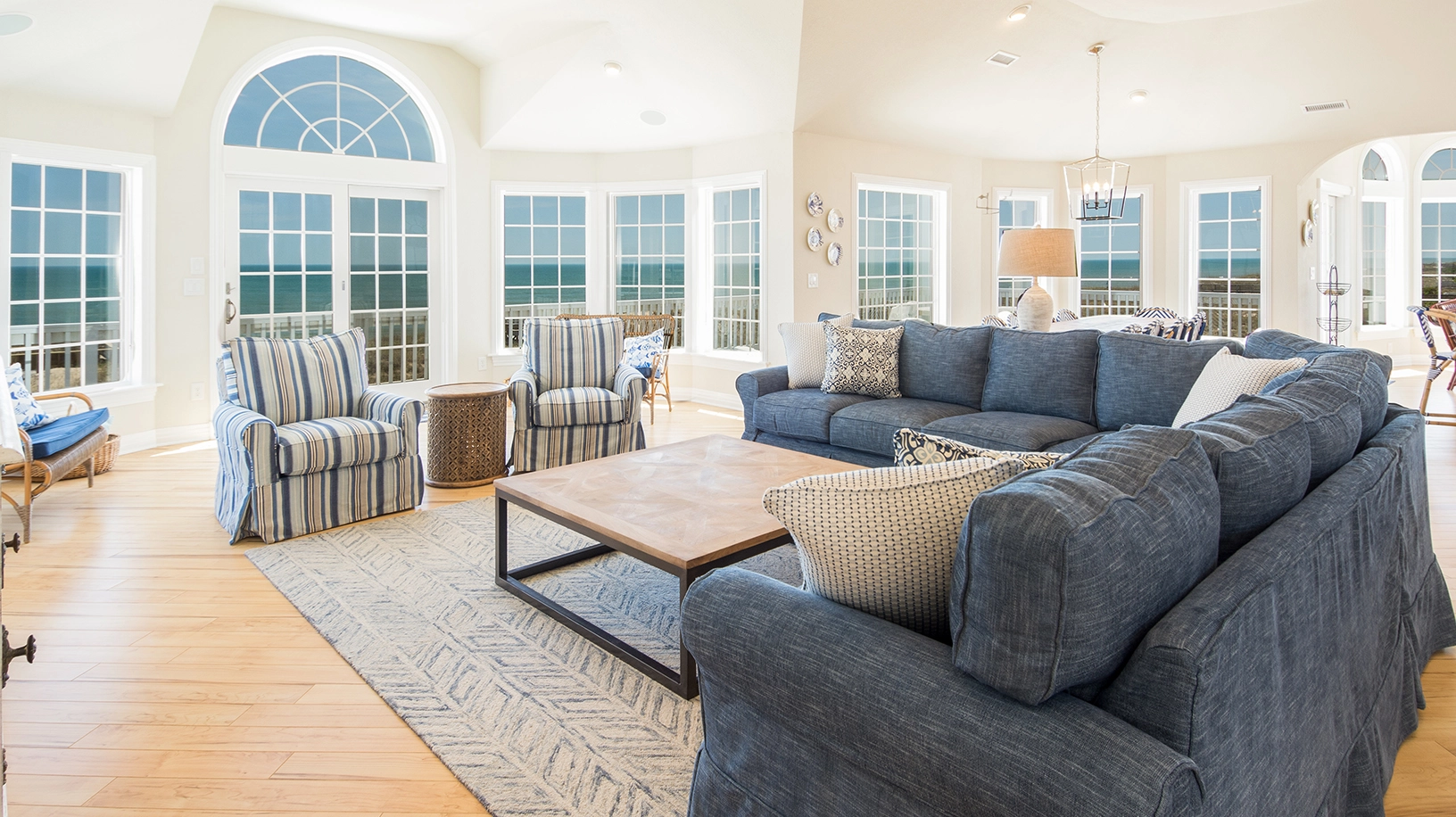 To the Moon and Back property image