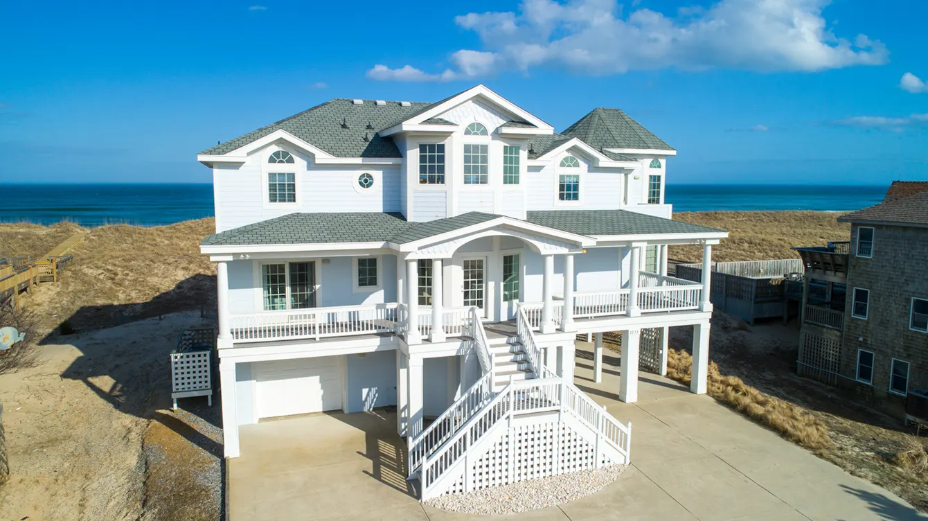 To the Moon and Back property image