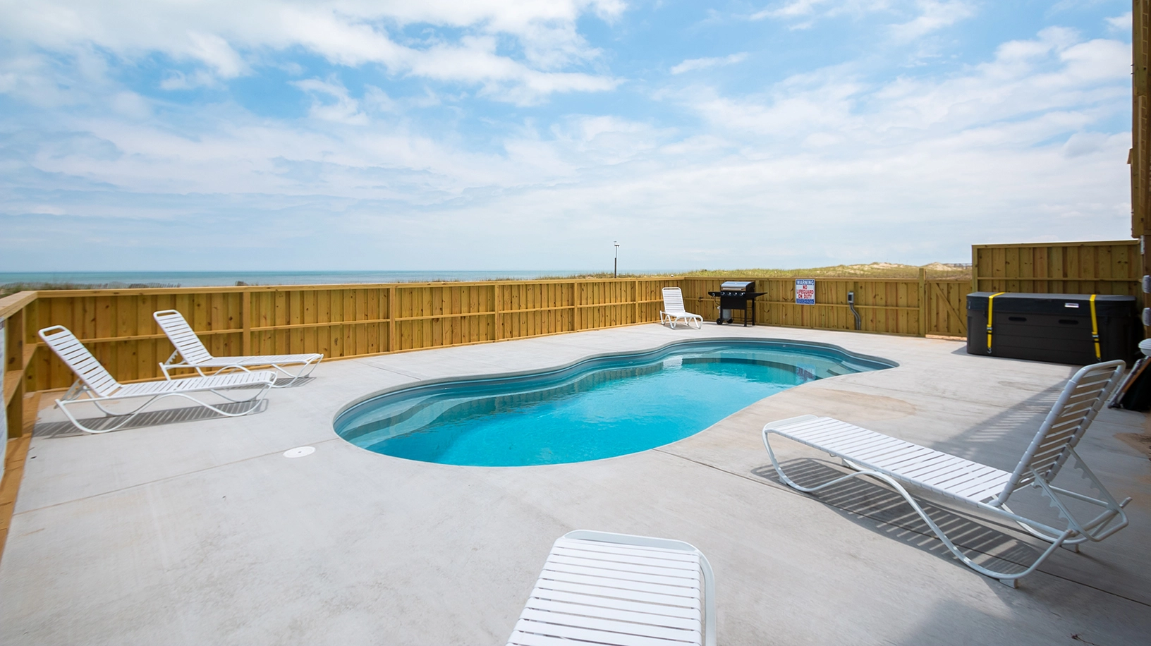 R and R property image