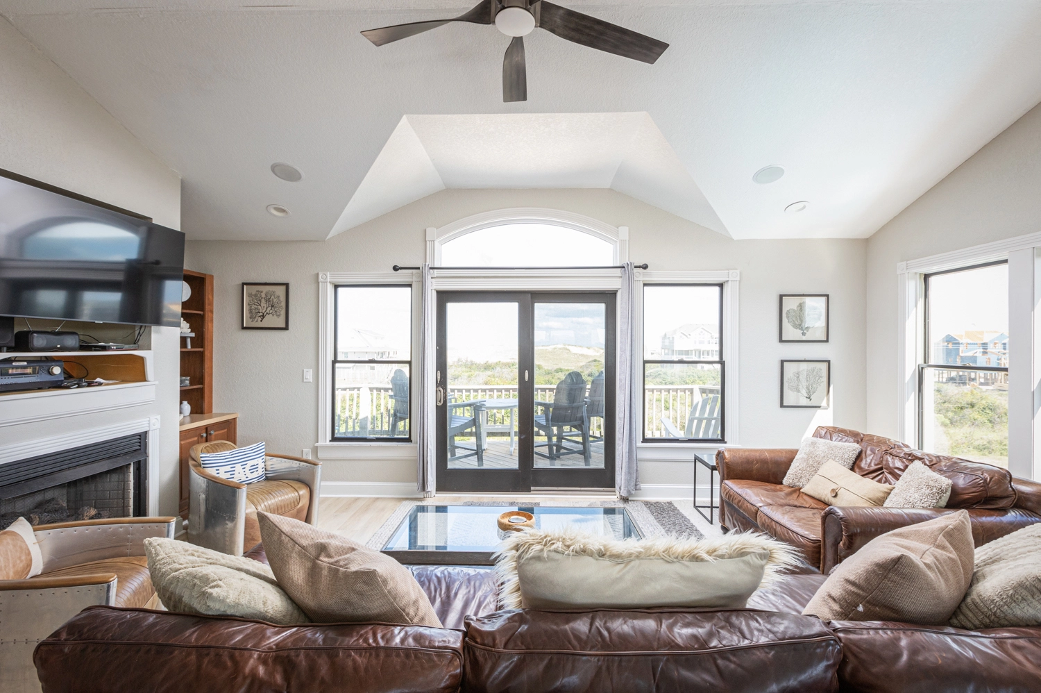 Between the Buoys property image