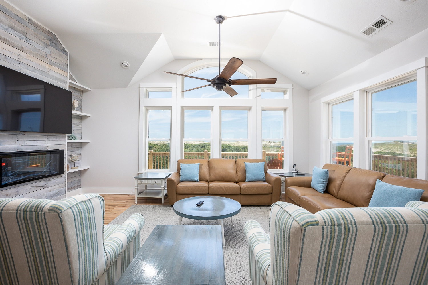 Du South property image