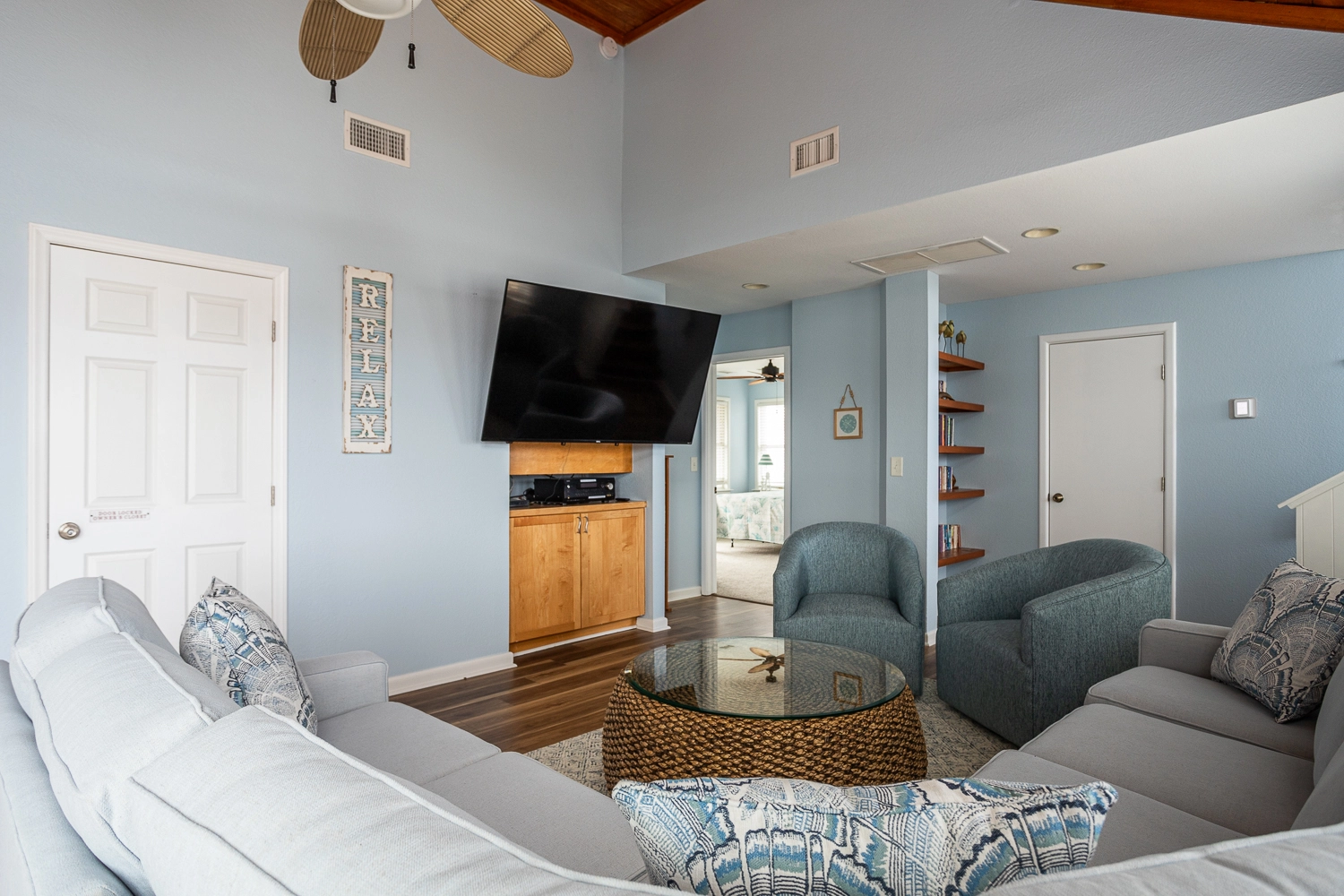 Whalecome to the Beach property image