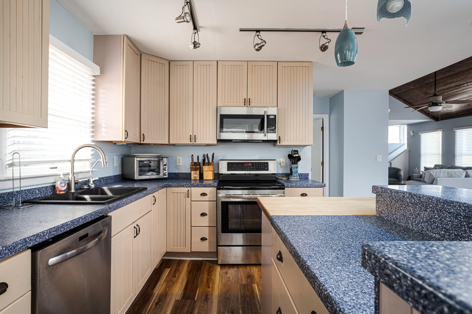 Whalecome to the Beach property image