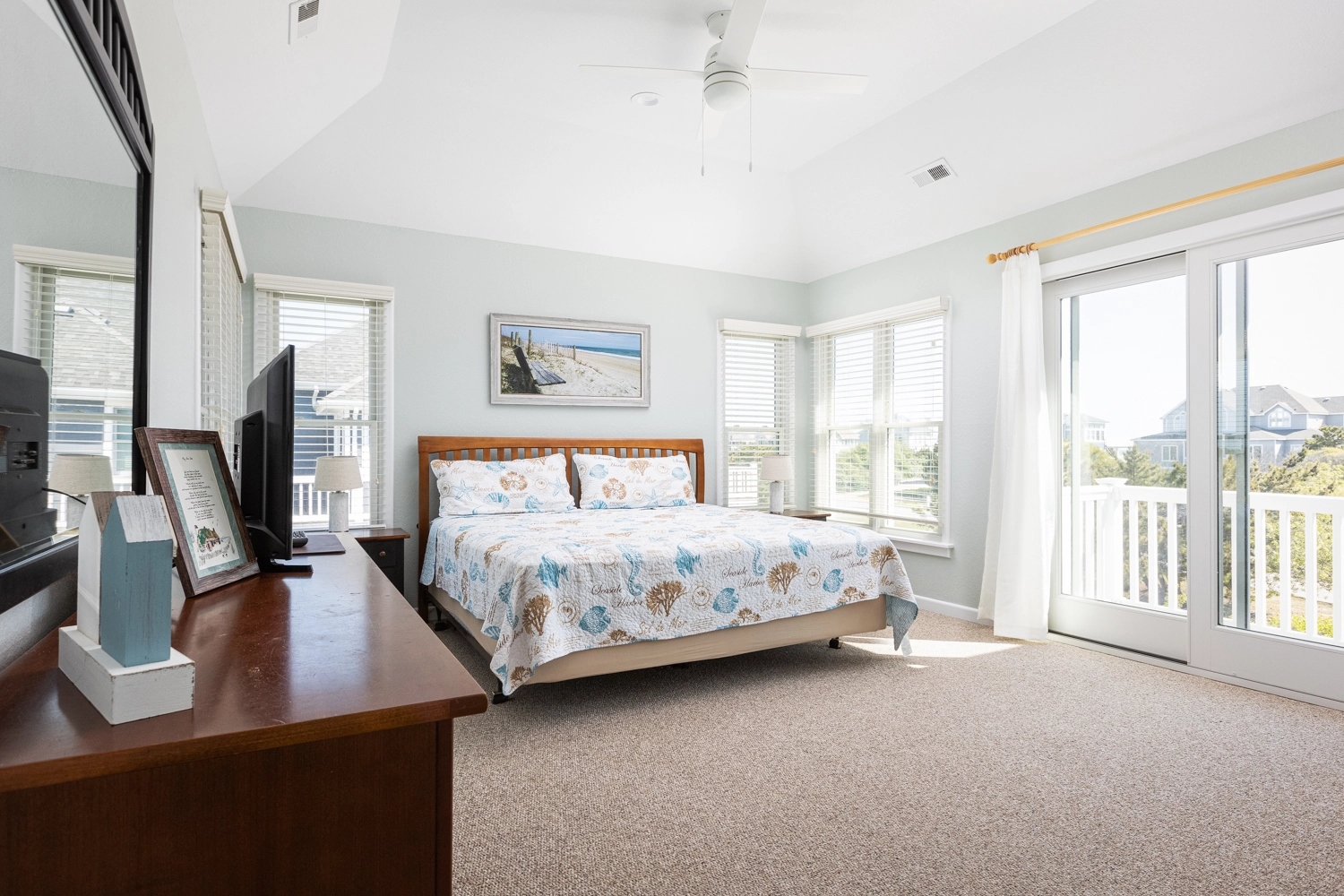 Flying the Coop property image