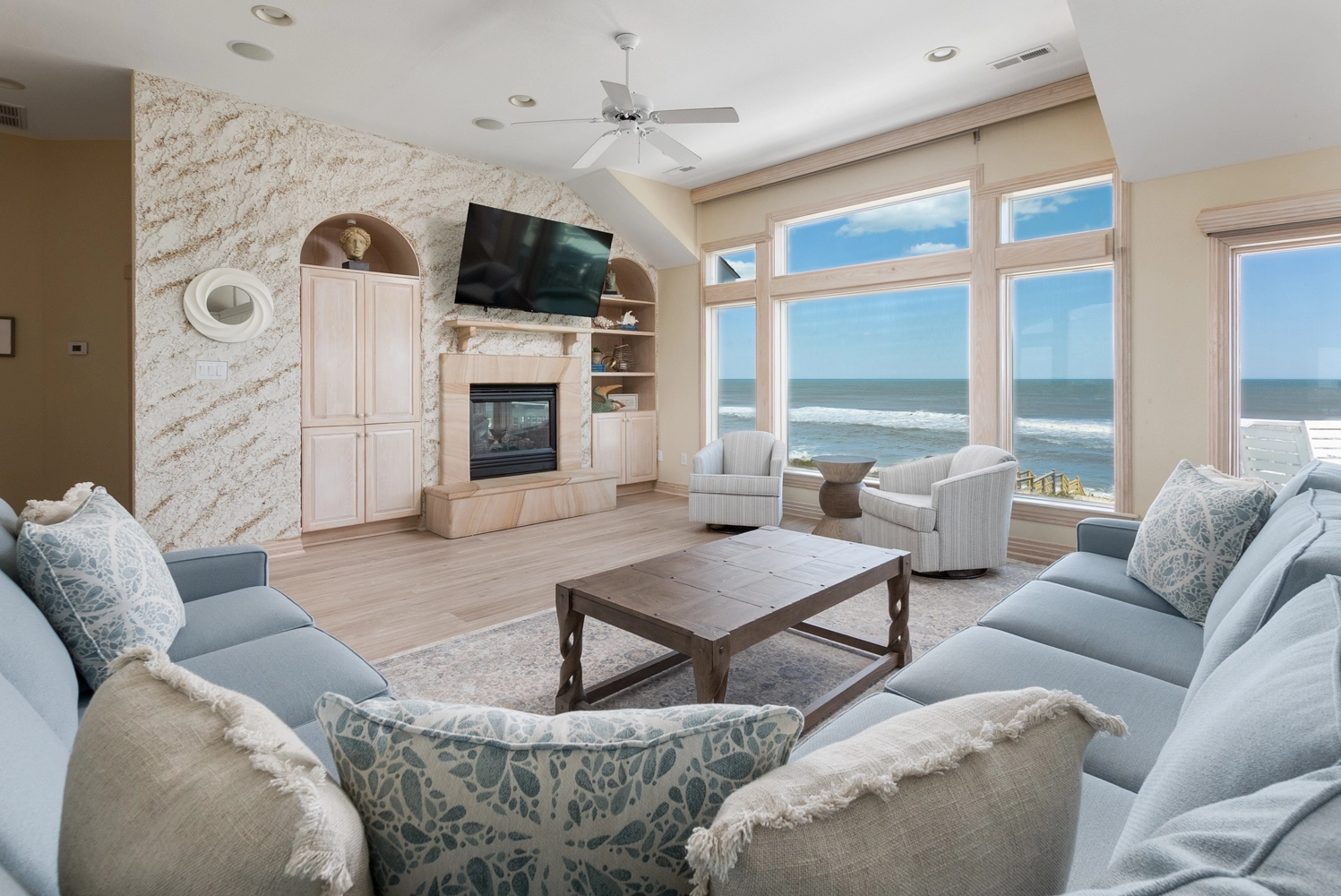 Moonlight Reflection property image