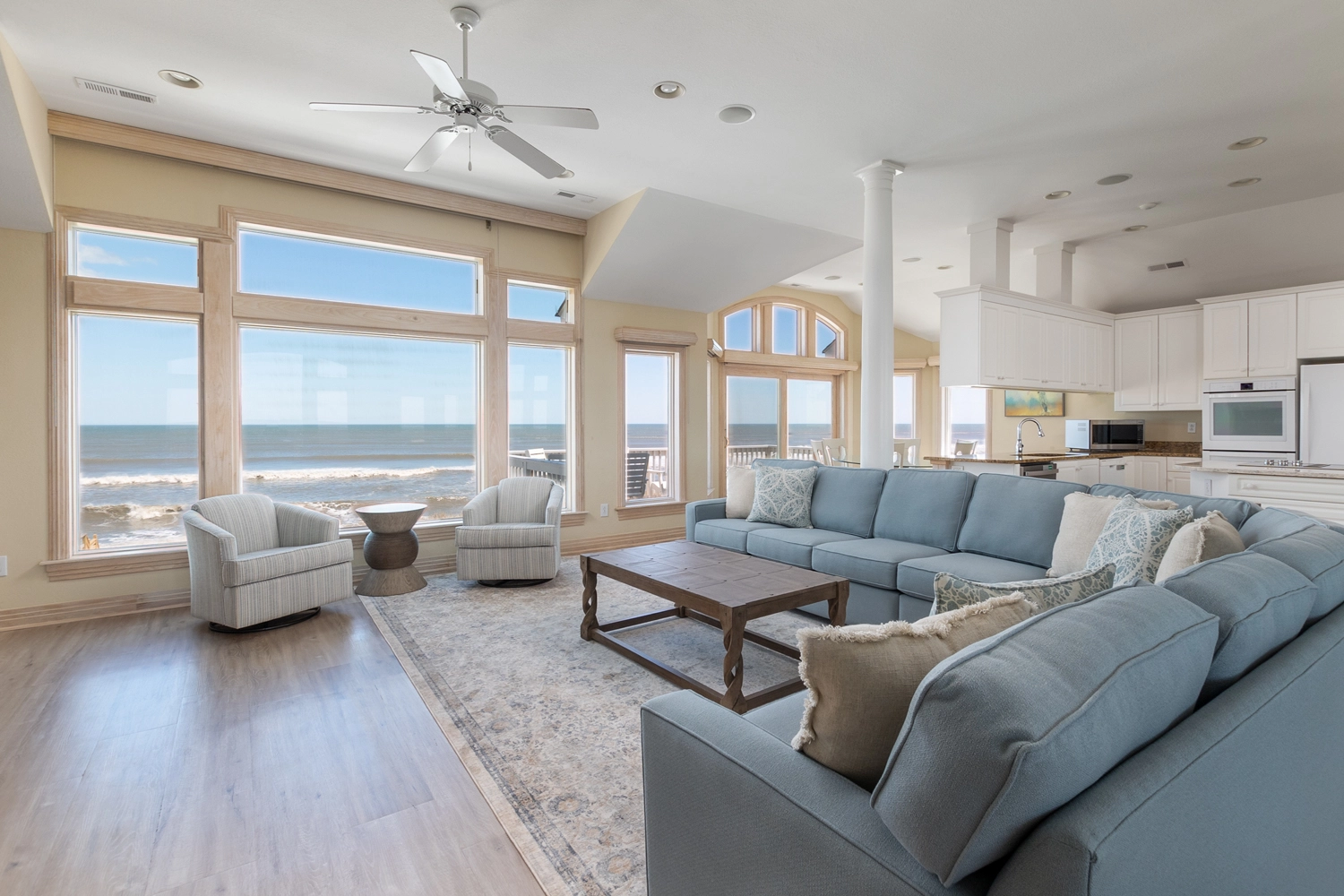 Moonlight Reflection property image