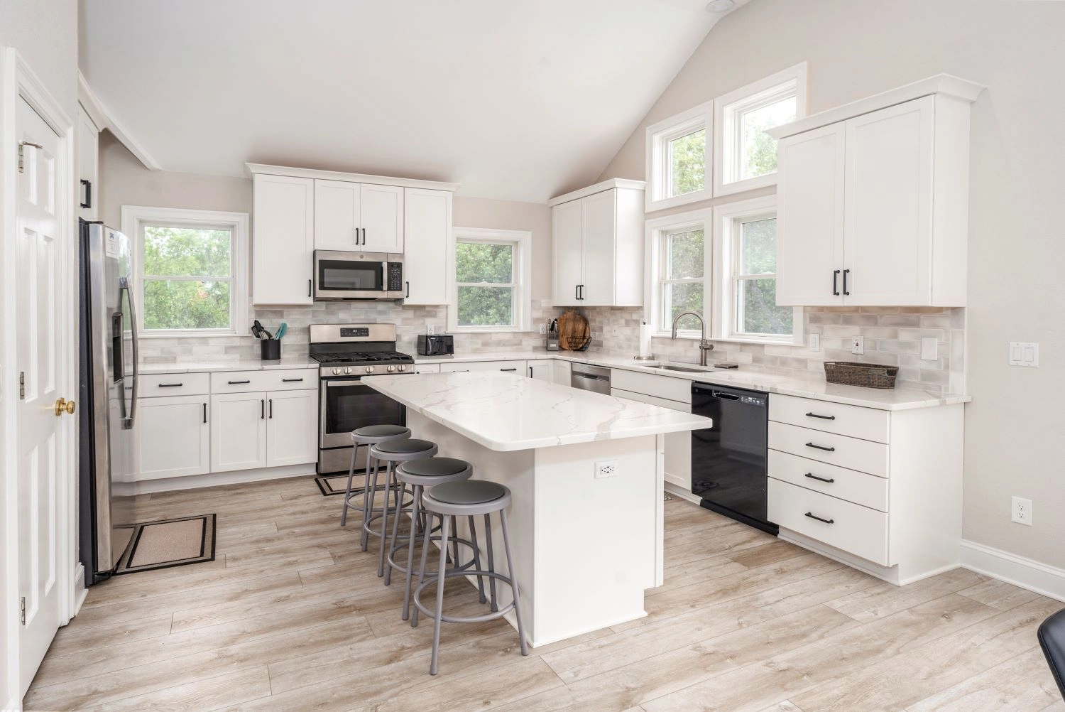 Sun Ray's property image