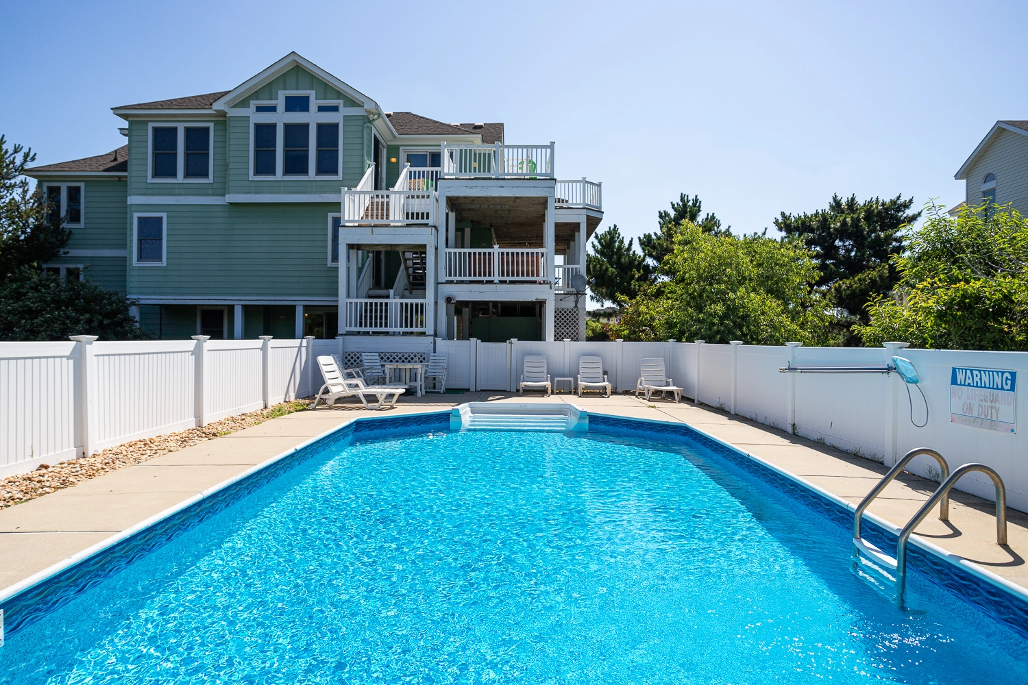 Pelicans Post property image