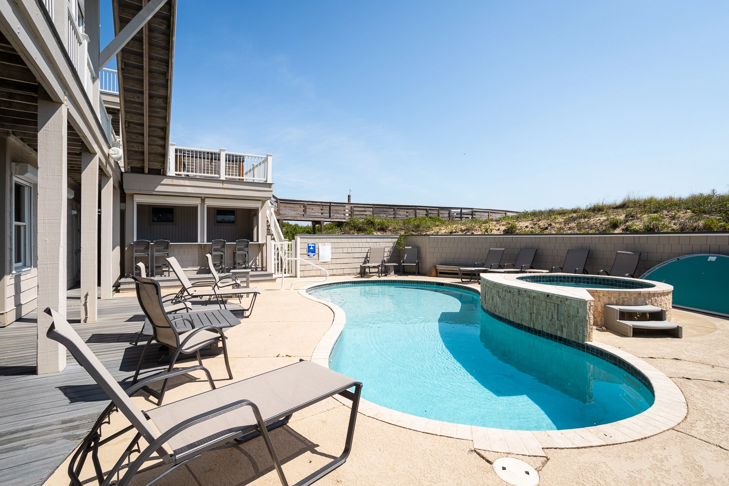 Absolute Paradise property image