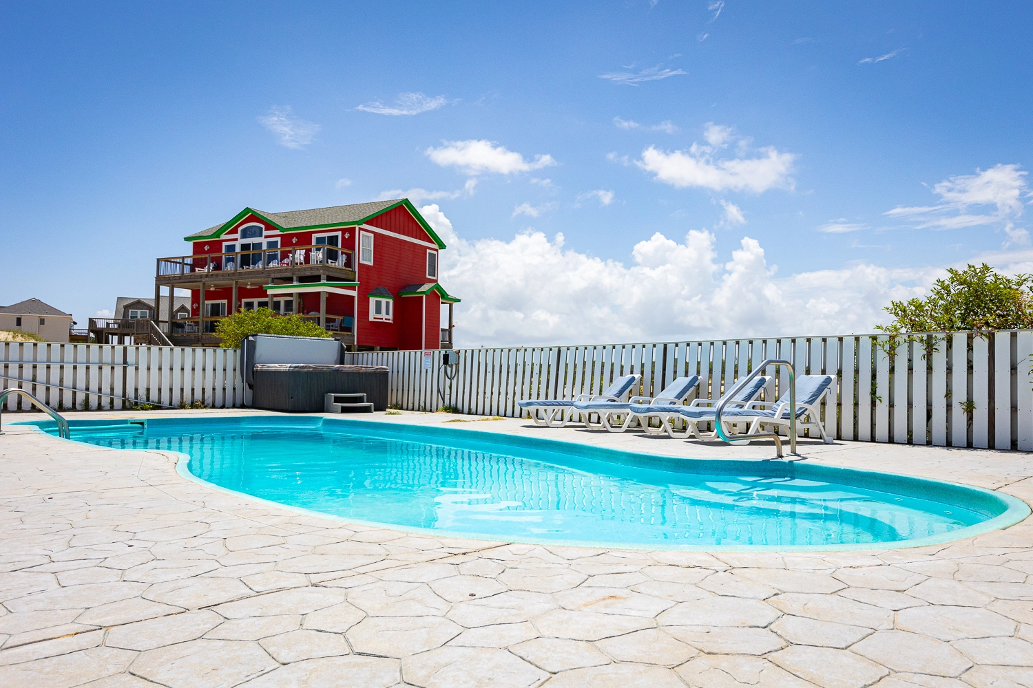 Oceans 8 property image