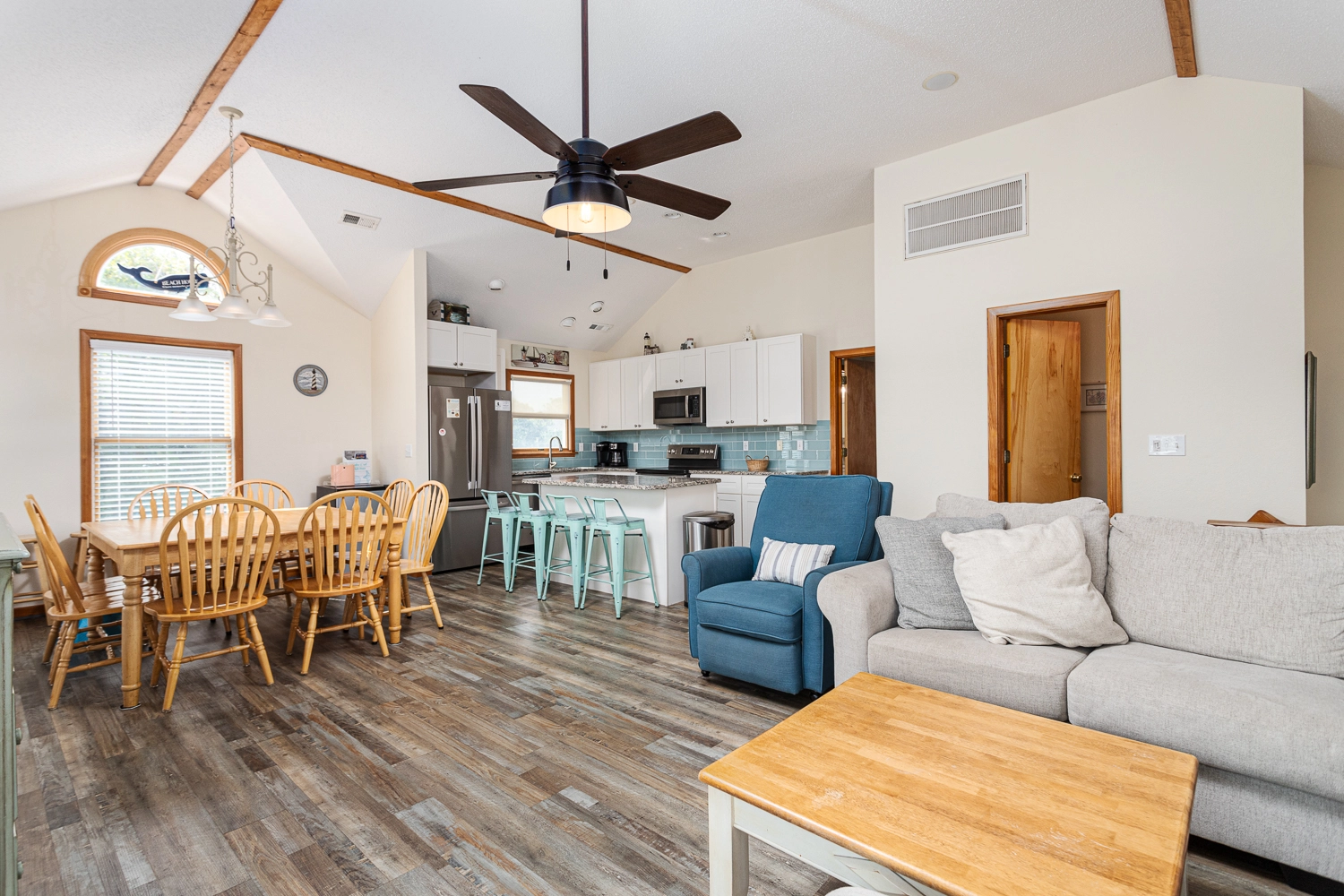 Cardinal's Cove property image