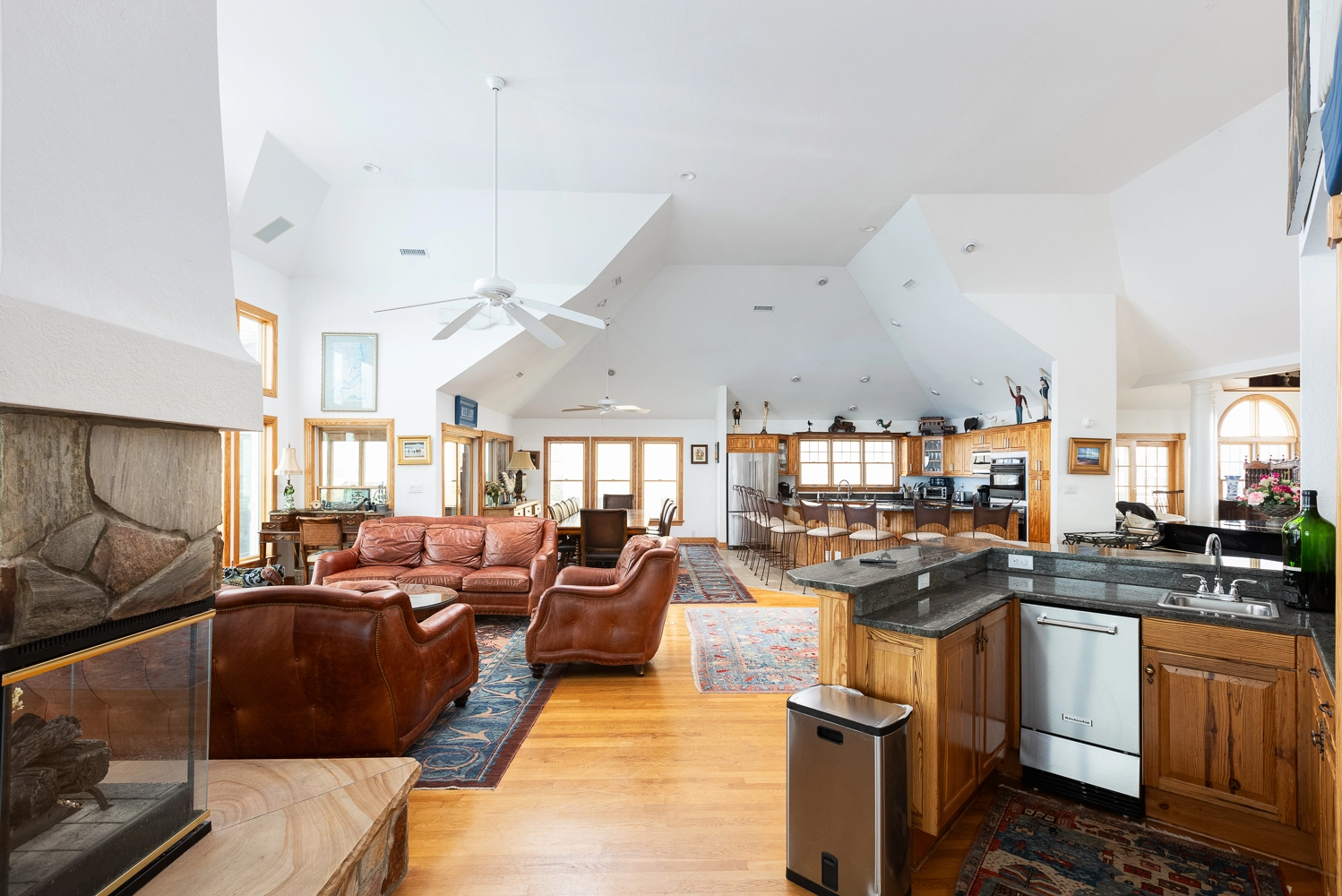 Blue Lady property image