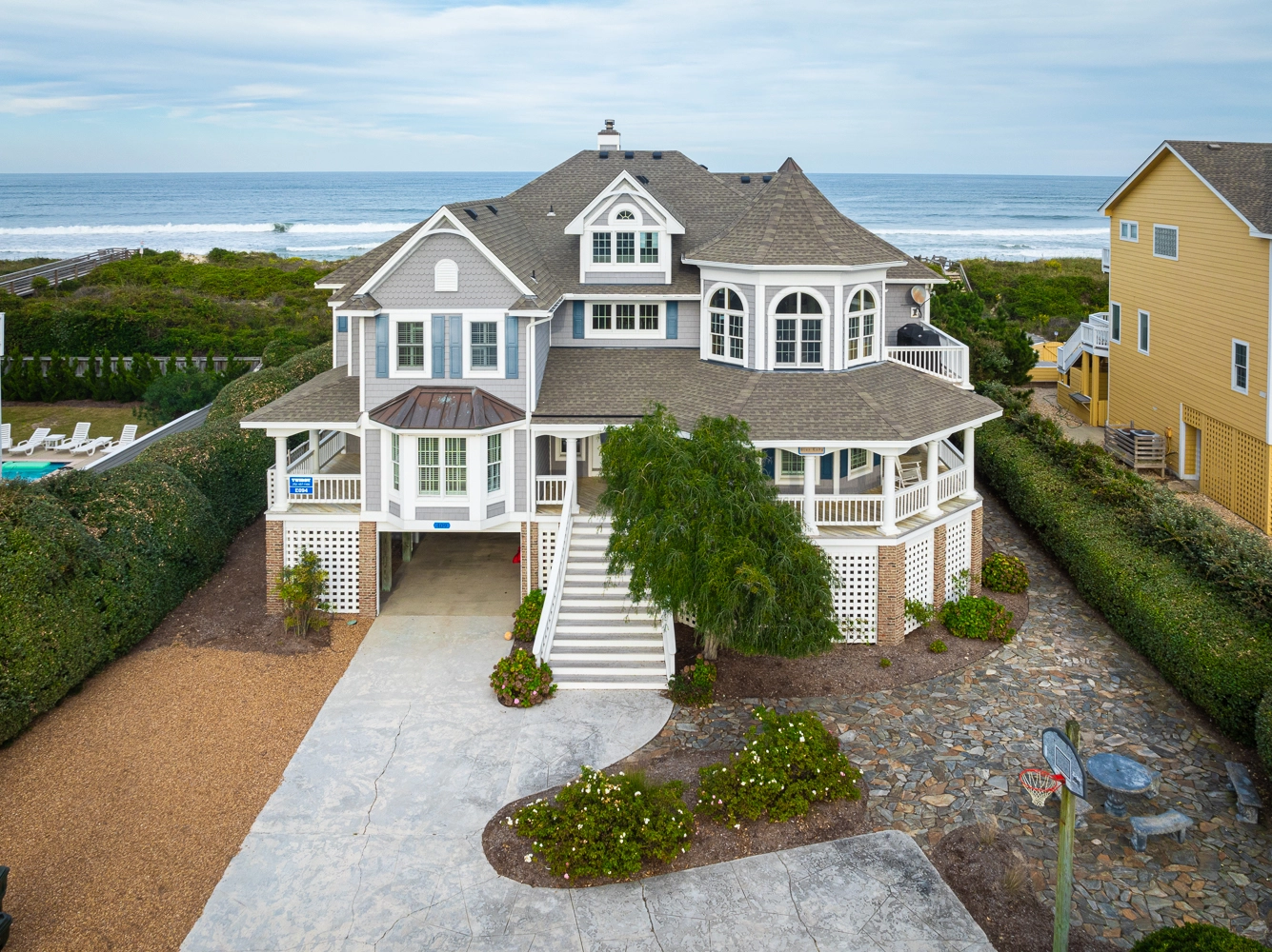 Blue Lady property image