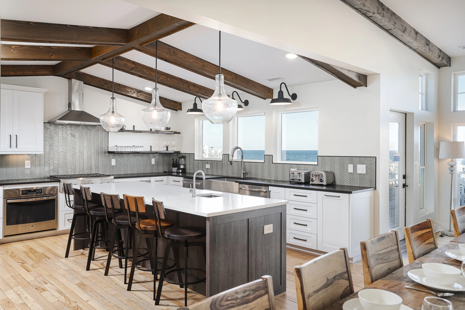 Lighthouse Twelve property image