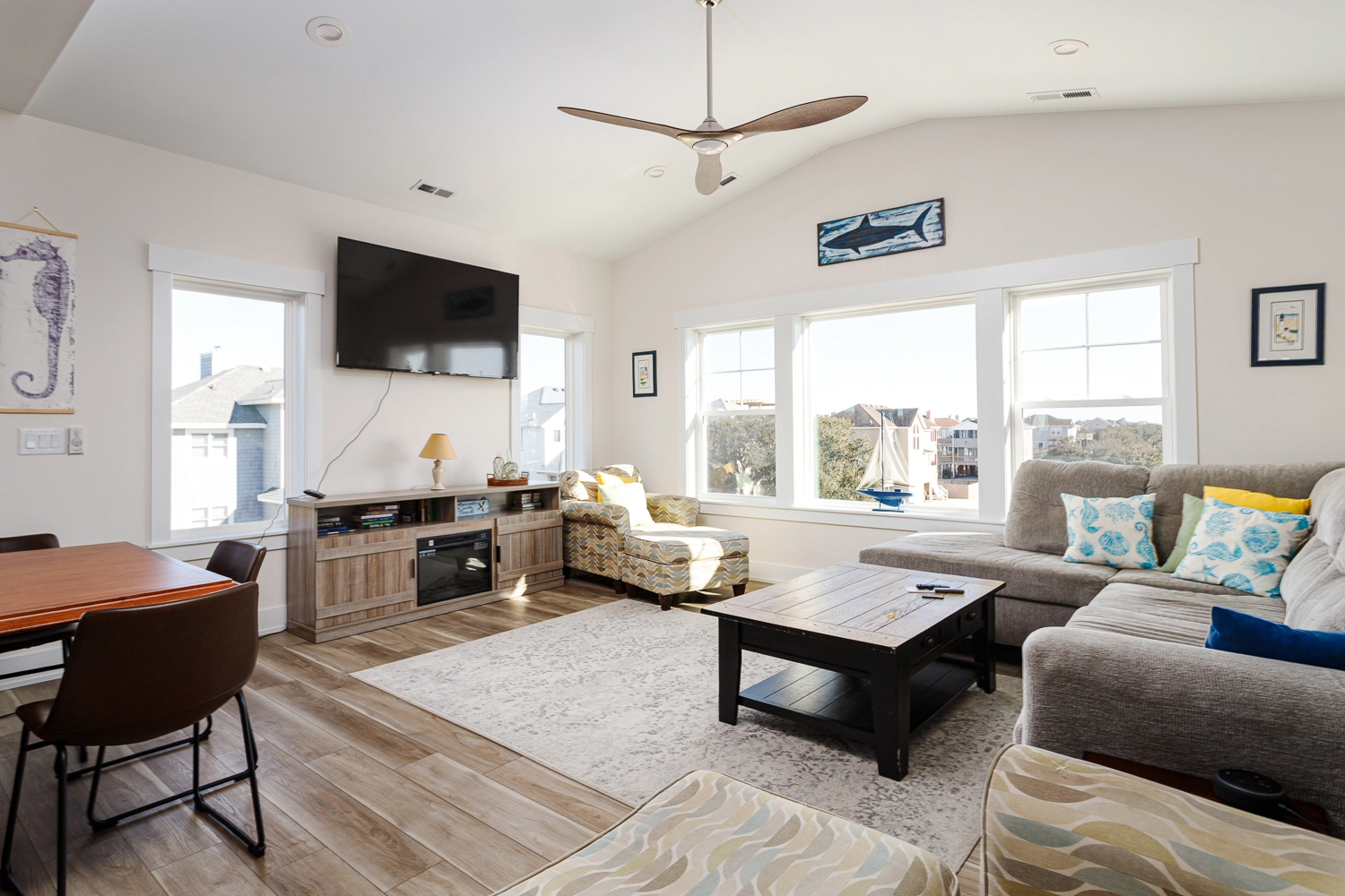 Byron's Lighthouse property image