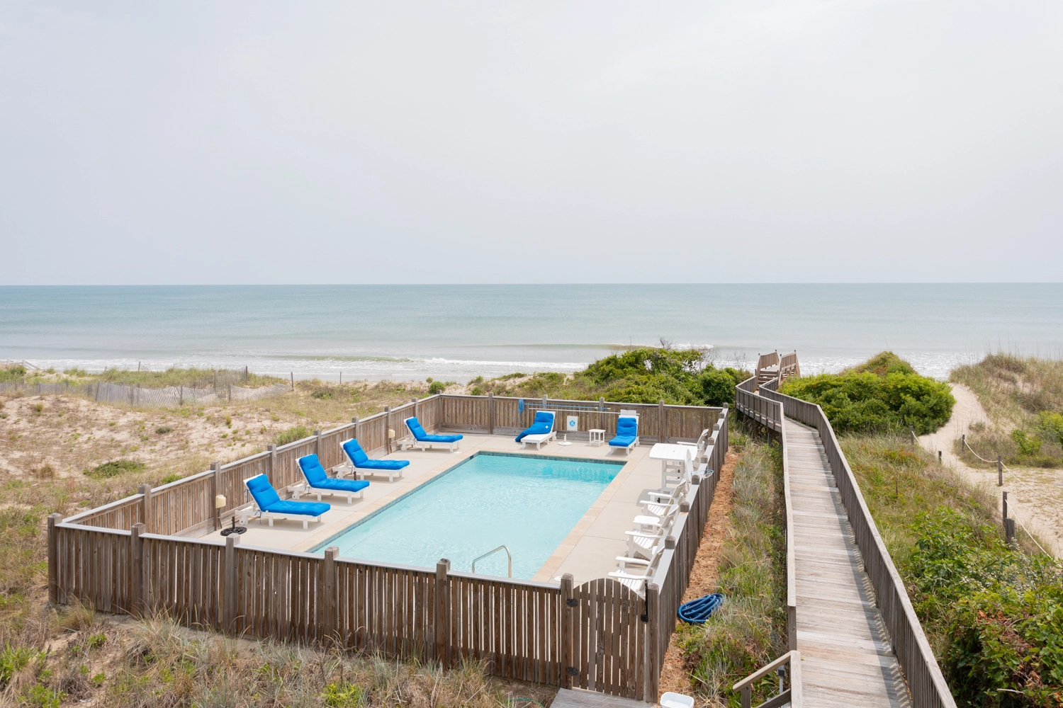 Sixteen Sandals property image