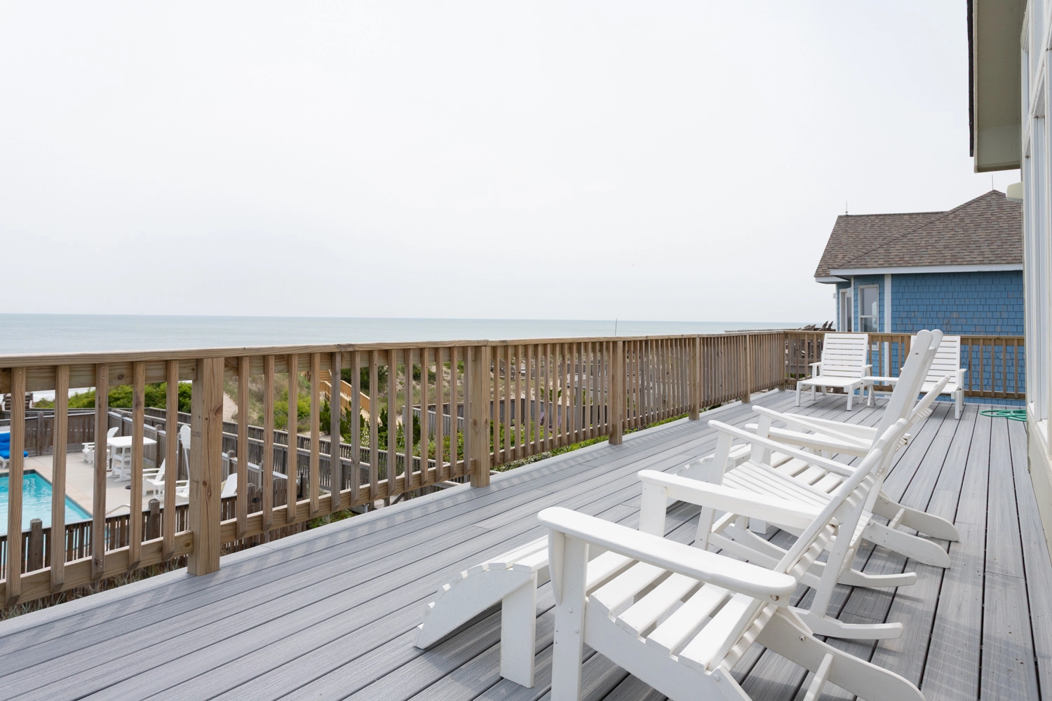 Sixteen Sandals property image