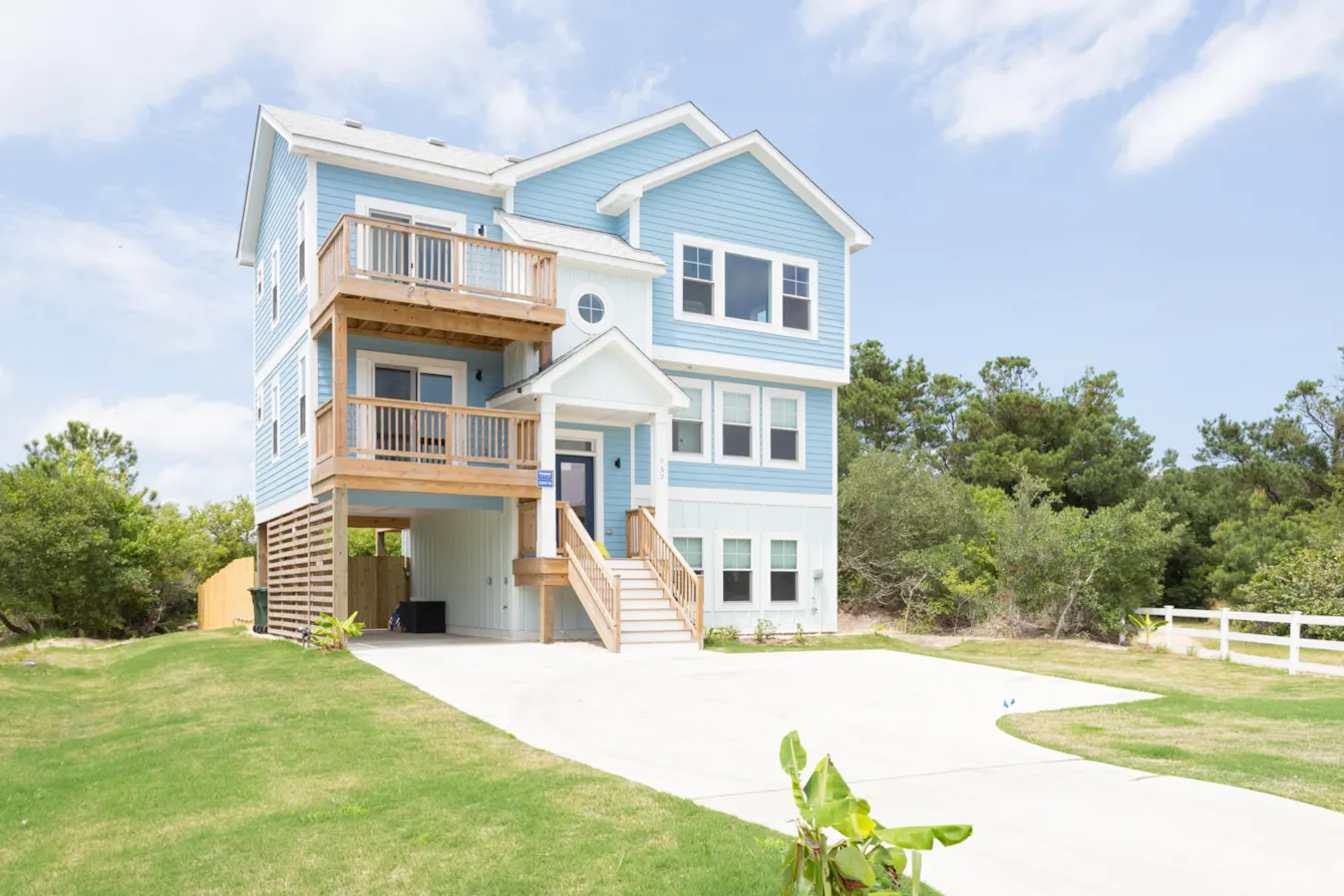 Byron's Lighthouse property image