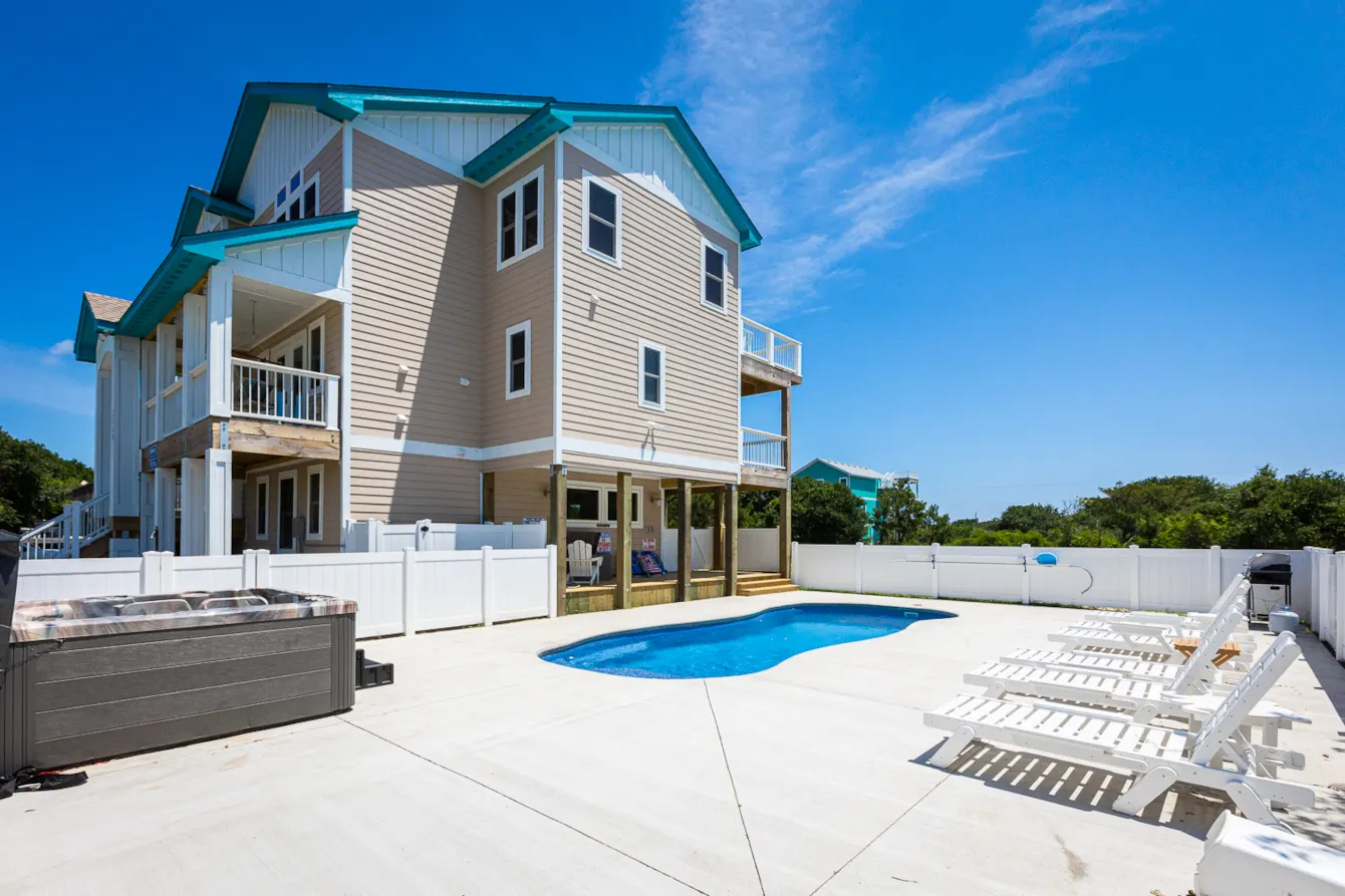 Jellyfish Fields Forever property image