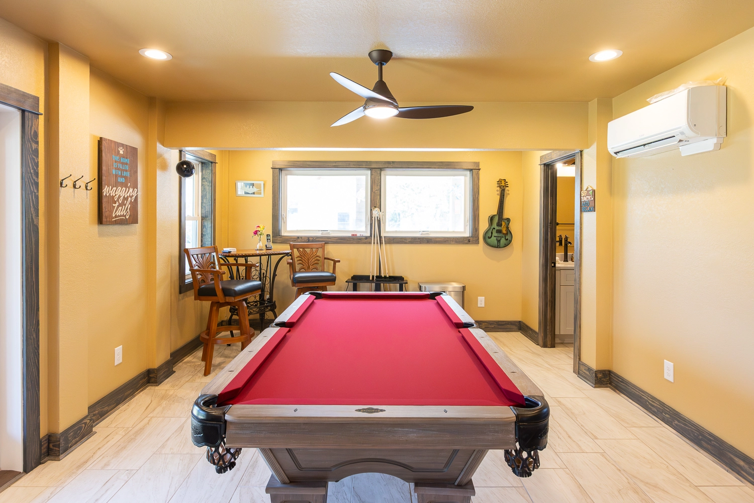 Jellyfish Fields Forever property image