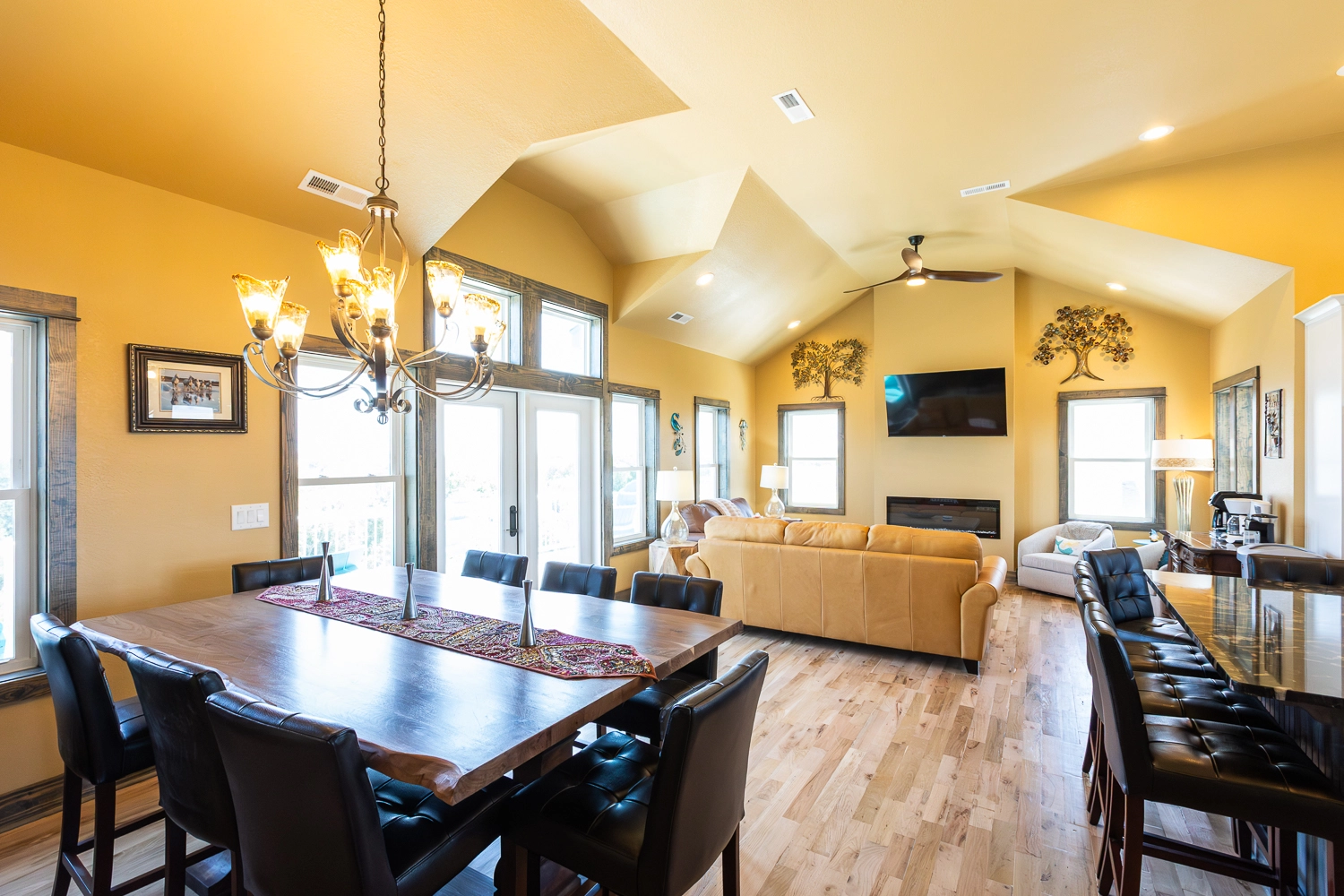 Jellyfish Fields Forever property image