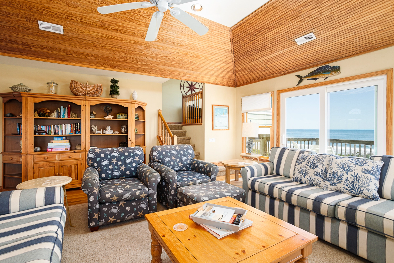 C D Light property image