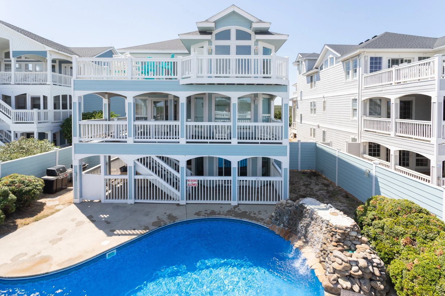 C Dolphin property image