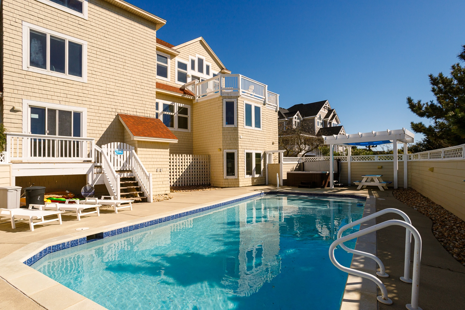 Poet's Loft property image