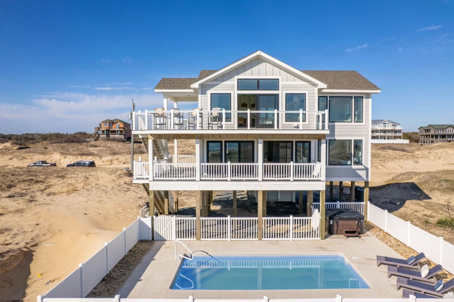 Tides And Tanlines property image