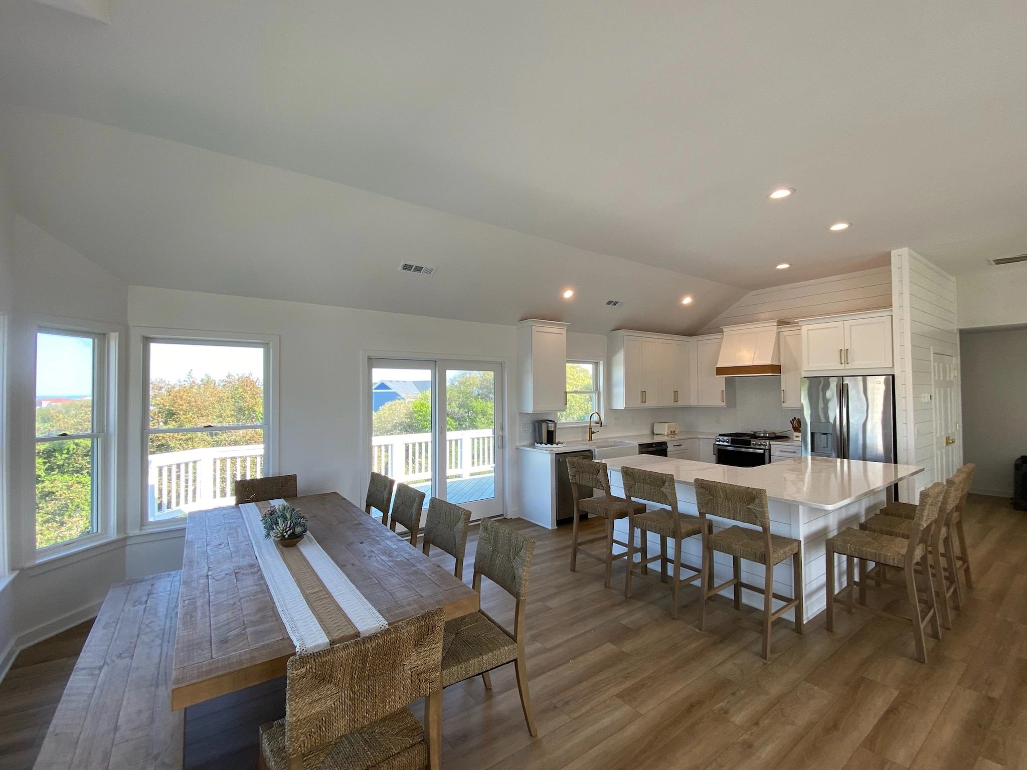 Costa Gratitude property image